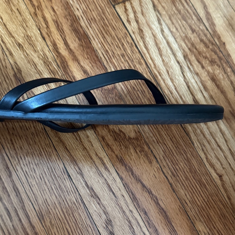 TKEES Elegant Black Sandals - Picture 7 of 7